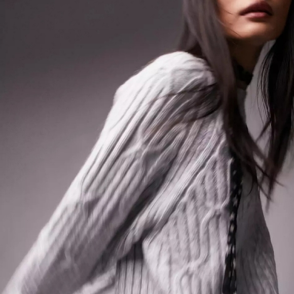 Topshop Knit Cable Raglan Oversized Sweater in Grey - Picture 3 of 3